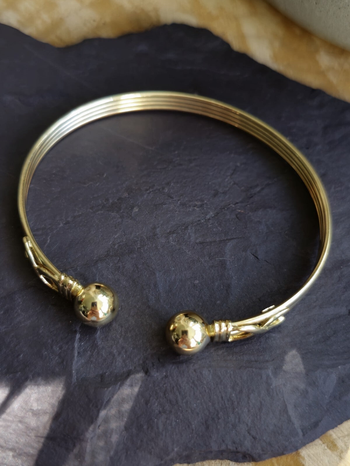 New Solid 9k Yellow Gold TORQUE BANGLE TORQ BALL Open Split BRACELET Patterned