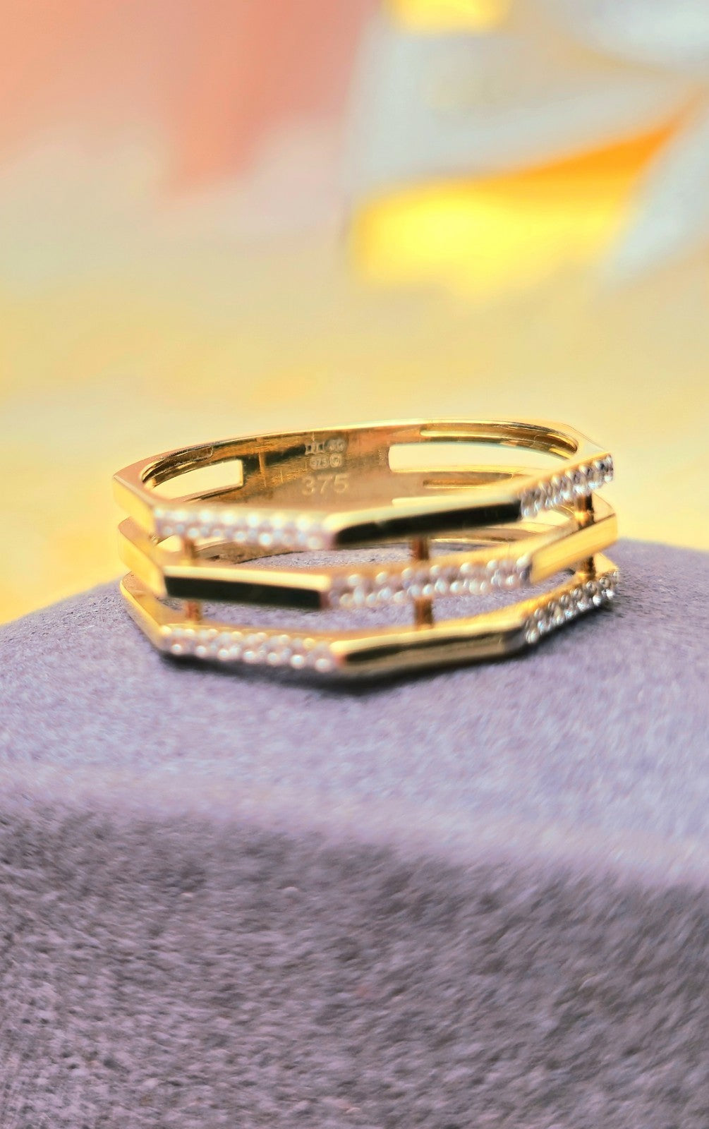 New 9ct Yellow Gold Triple Row Hexagon Shape C/Z Ring size: P see-through Band