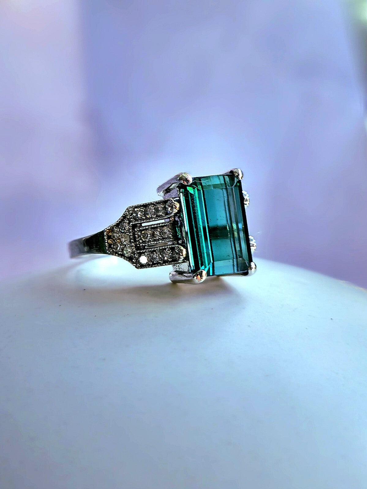 Stunning 18ct White Gold Green Tourmaline/Diamond Dress Ring Cocktail size Q+