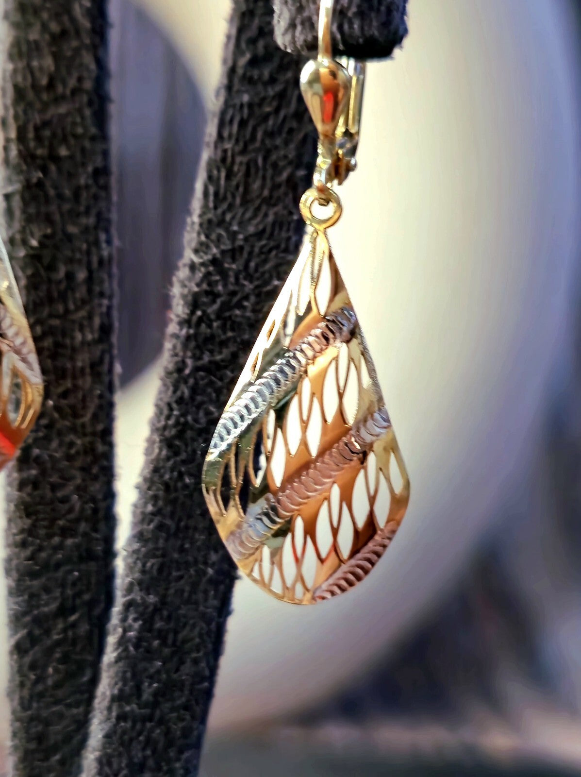 New 9ct Yellow/White Gold Solid Drop Teardrop Earrings Lever back Pattern