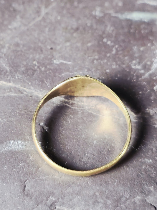 Solid 18ct Yellow Gold Signet Ring size: L Oval Shape Cross Pinky Finger Ring