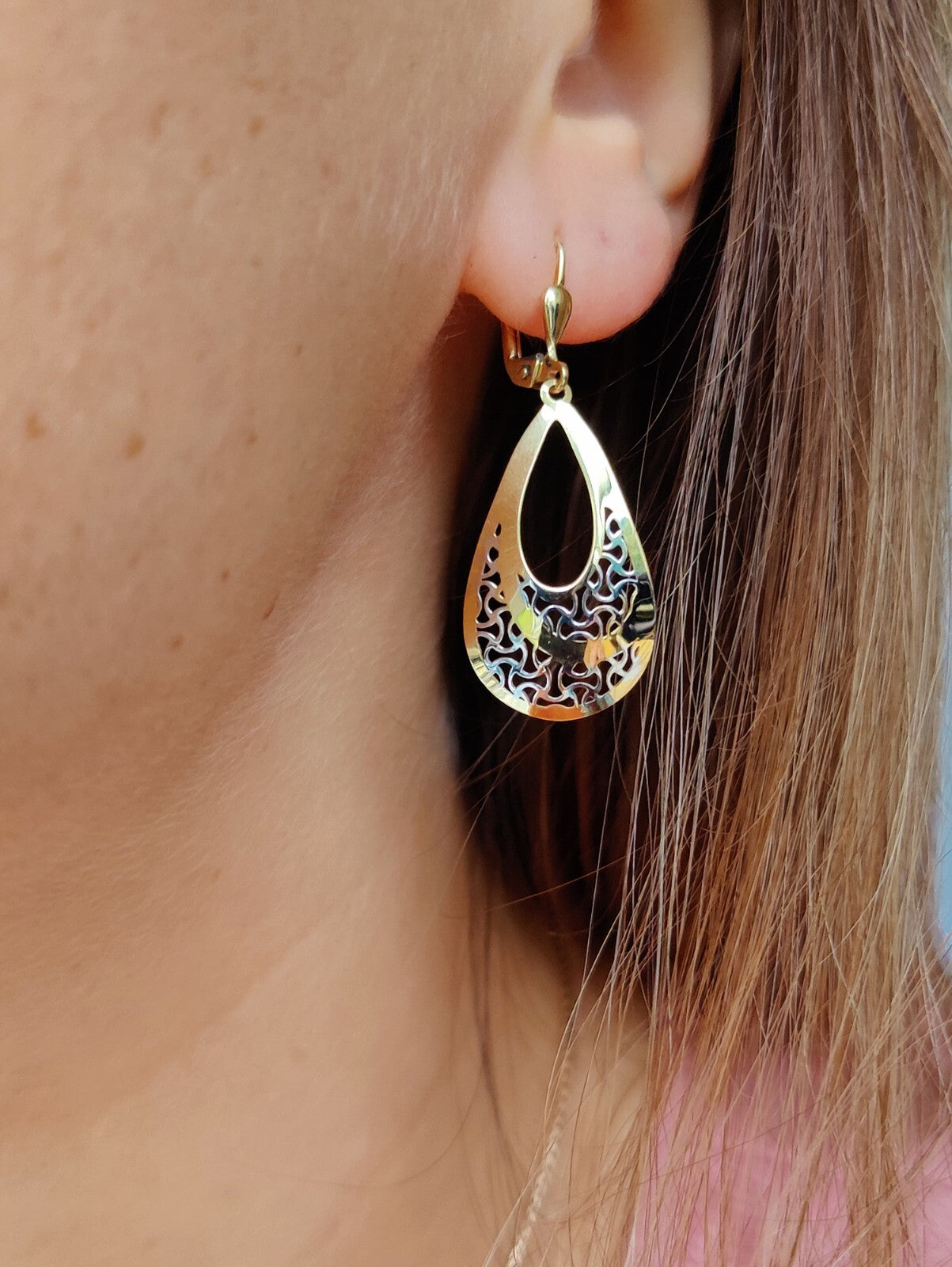 9ct Yellow/White Gold 2grams Drop Dangly Earrings Leverback Hallmarked Pear/Drop