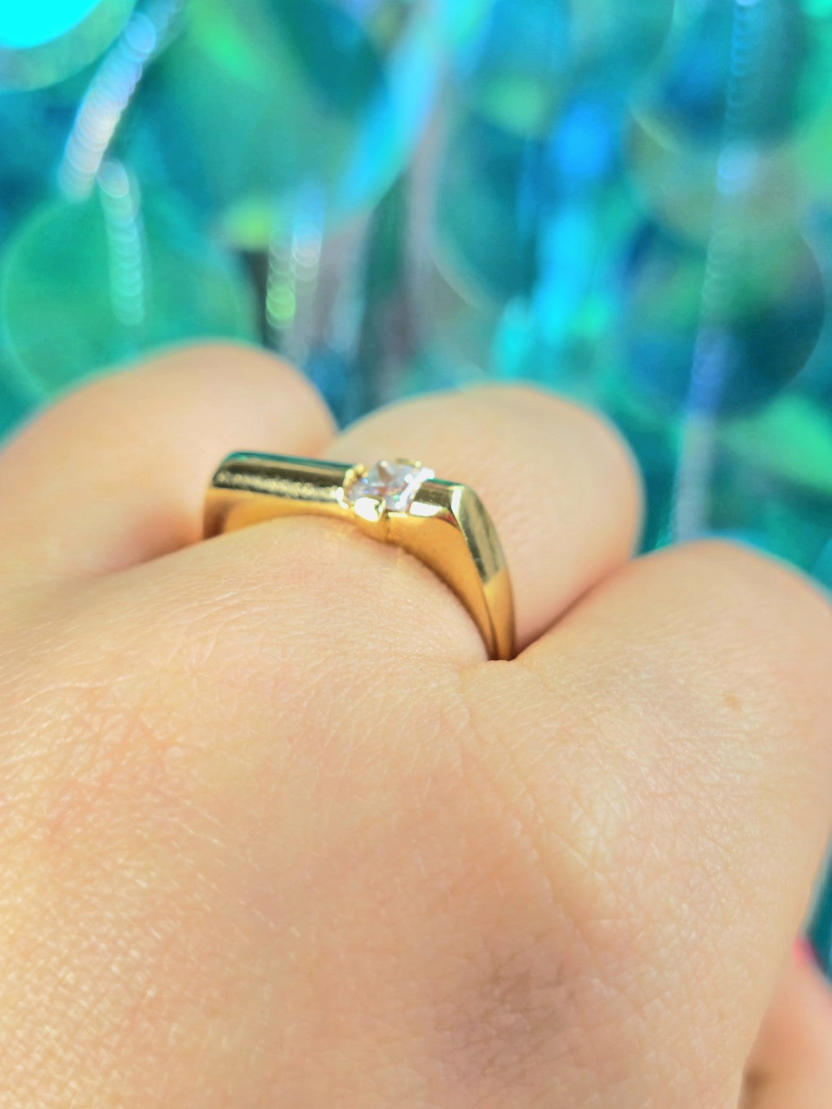 585 Solid 14ct Yellow Gold Signet Ring Size: P Square with Cubic Zirconia 3g