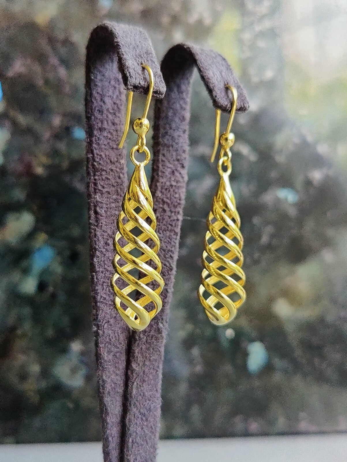 New Solid 9ct Yellow Gold Twisted Drop Earrings Hook Earrings 3 grams