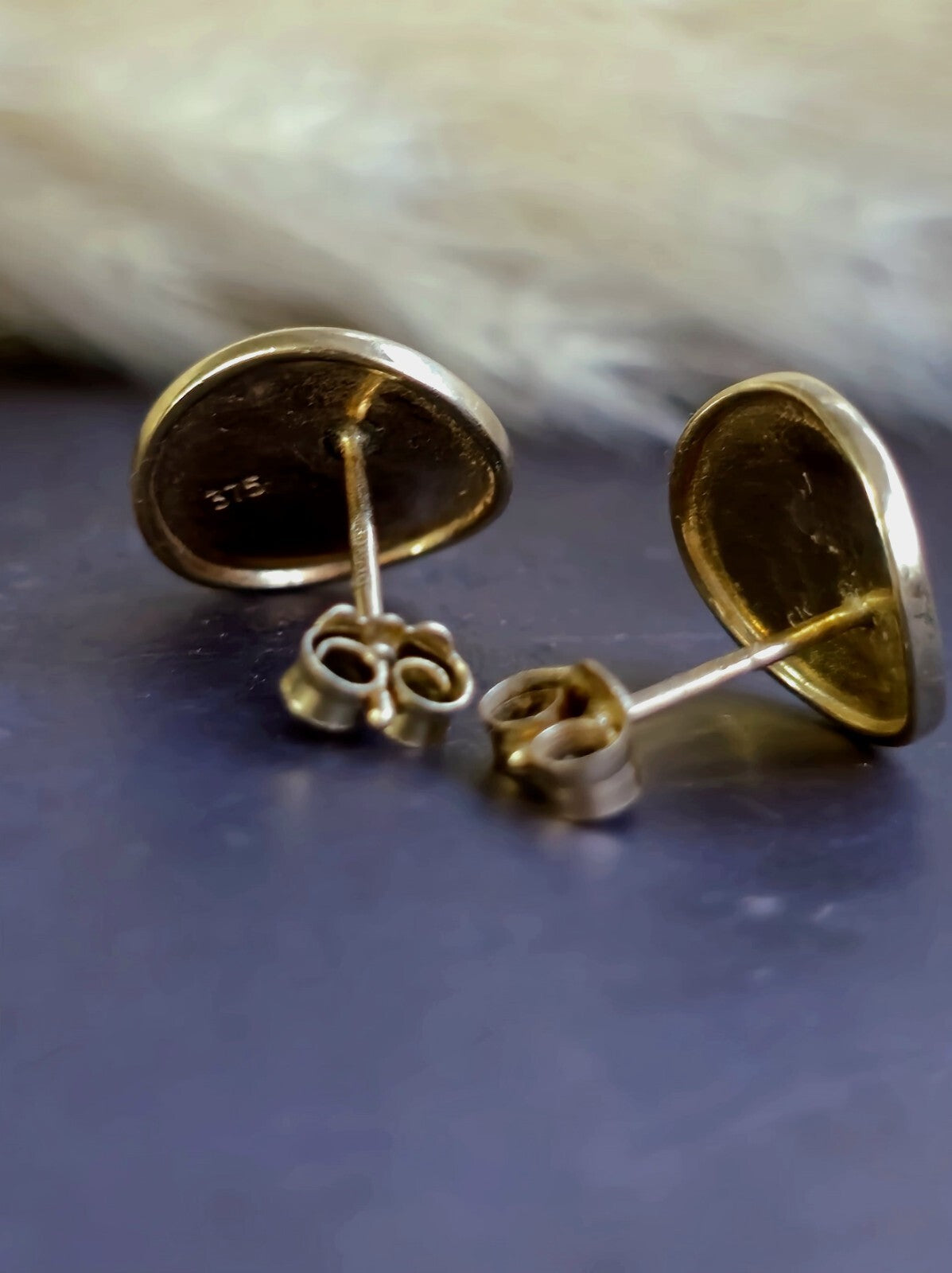 Lovely New 9ct Yellow Gold Round Matt Diamond Earrings Cute Butterfly Everyday