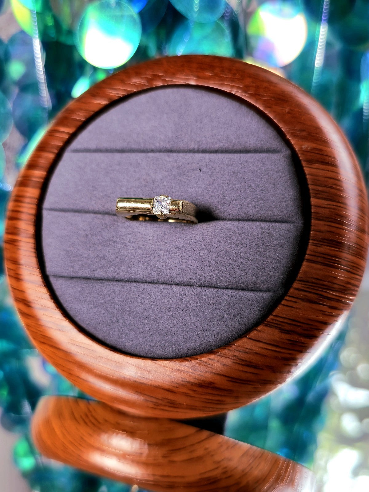 585 Solid 14ct Yellow Gold Signet Ring Size: P Square with Cubic Zirconia 3g