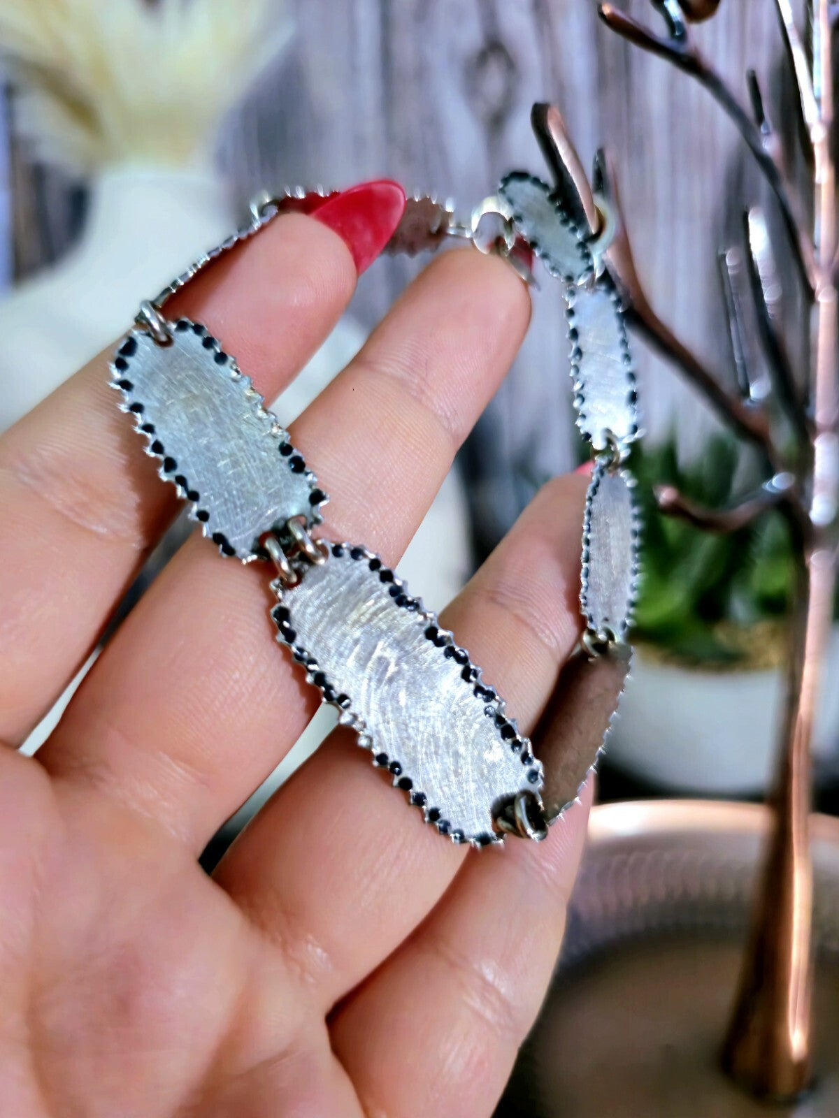 18ct White Gold Boohoo Bracelet Heavy and Solid Handmade Enamel Decor 10.5grams