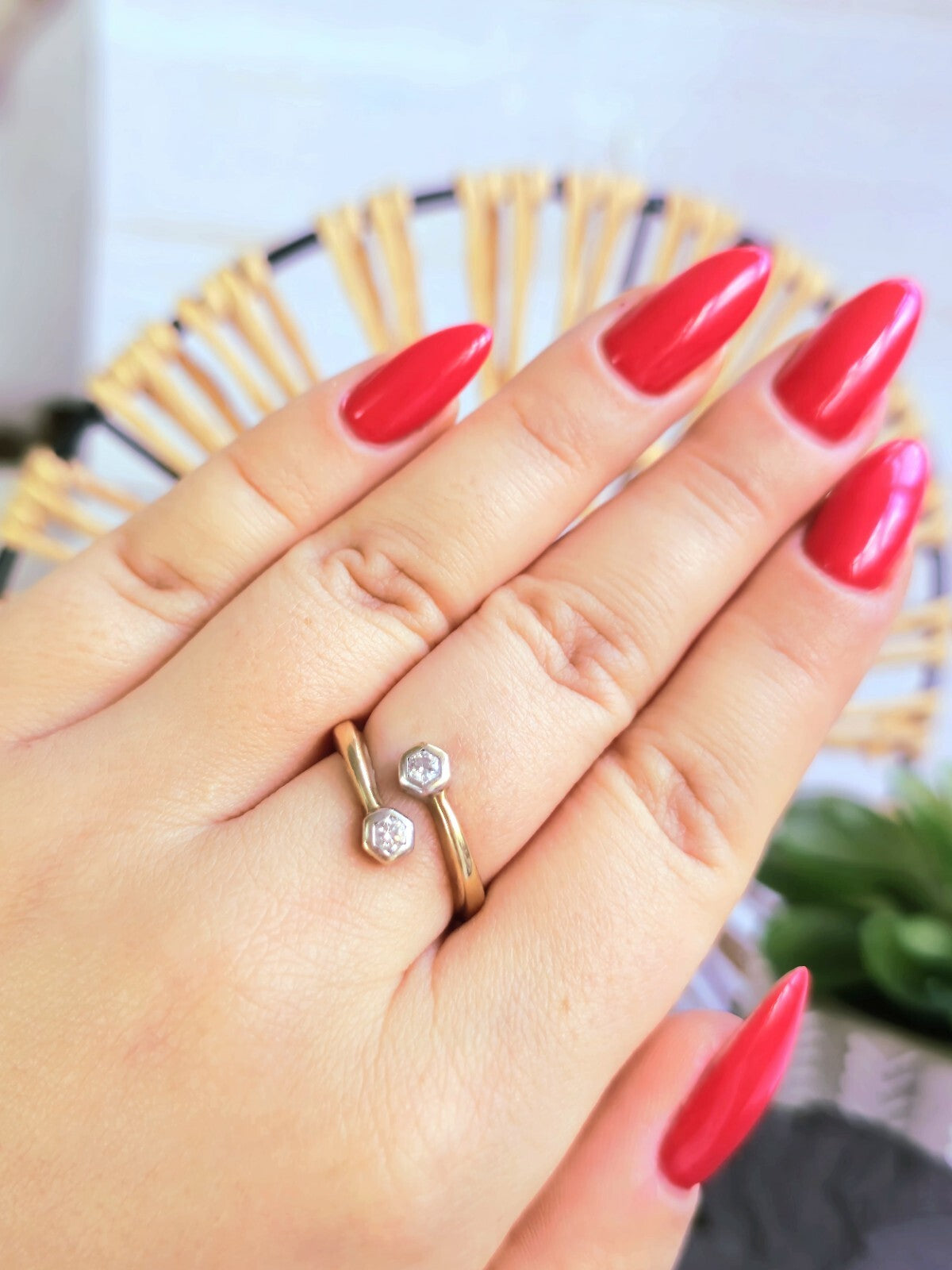 Lovely 9ct Yellow Gold Split Ends Ring With 2 Diamonds Size P Thick Shank Wrap