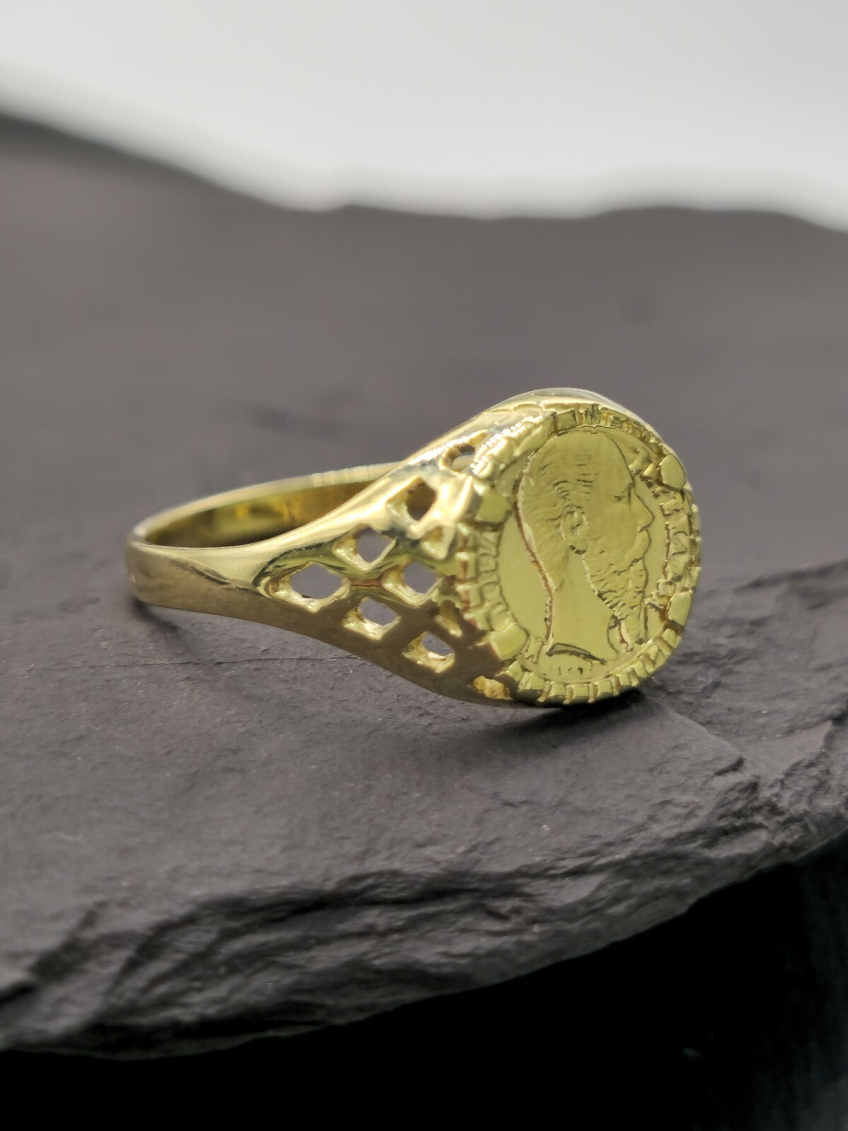 New 9ct Yellow Gold Signet Small Coin-Looking Like Ring size M Pinky Finger