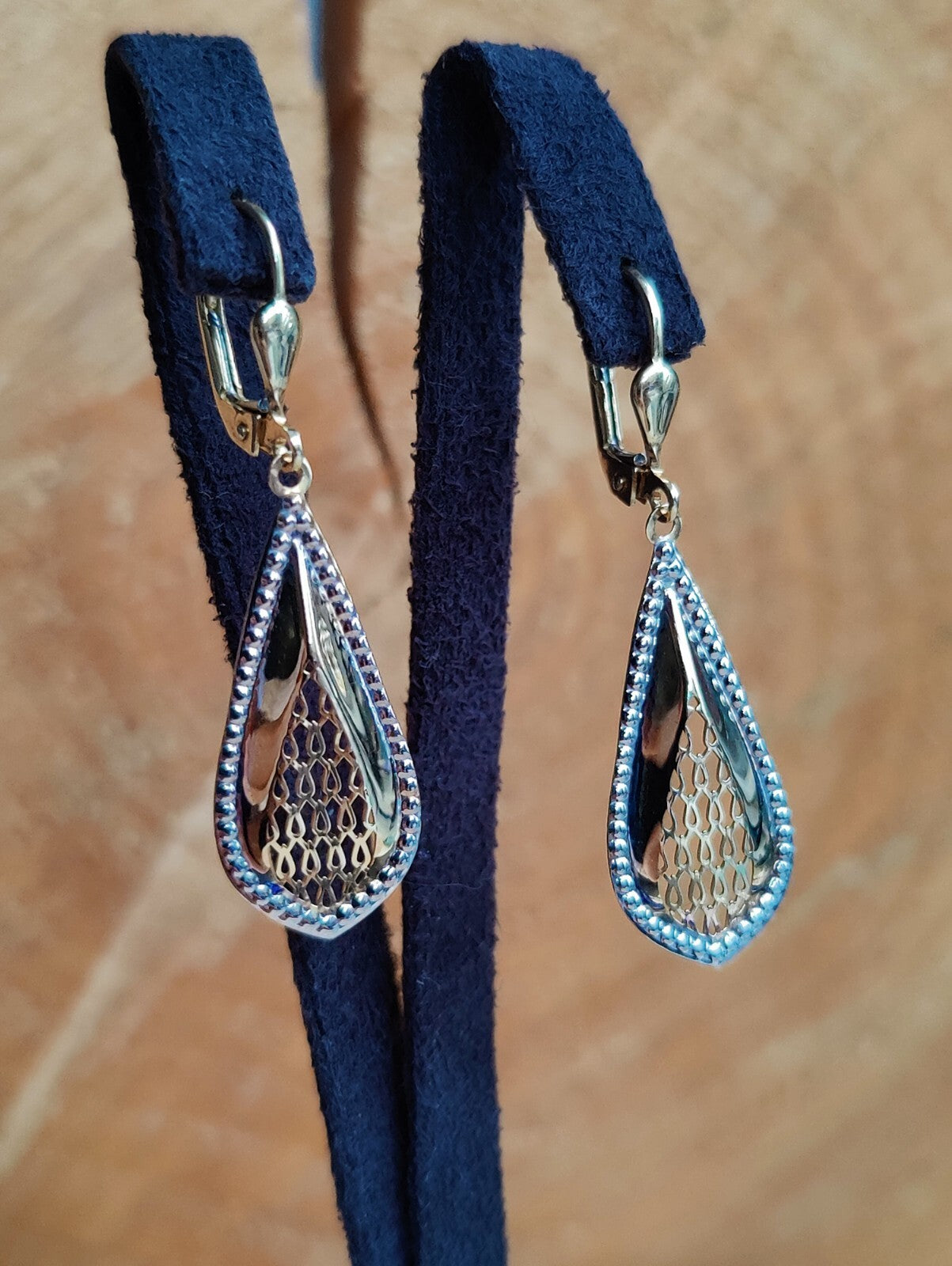 9ct Yellow/White Gold Drop Dangly Earrings Hallmarked Decorative Pattern