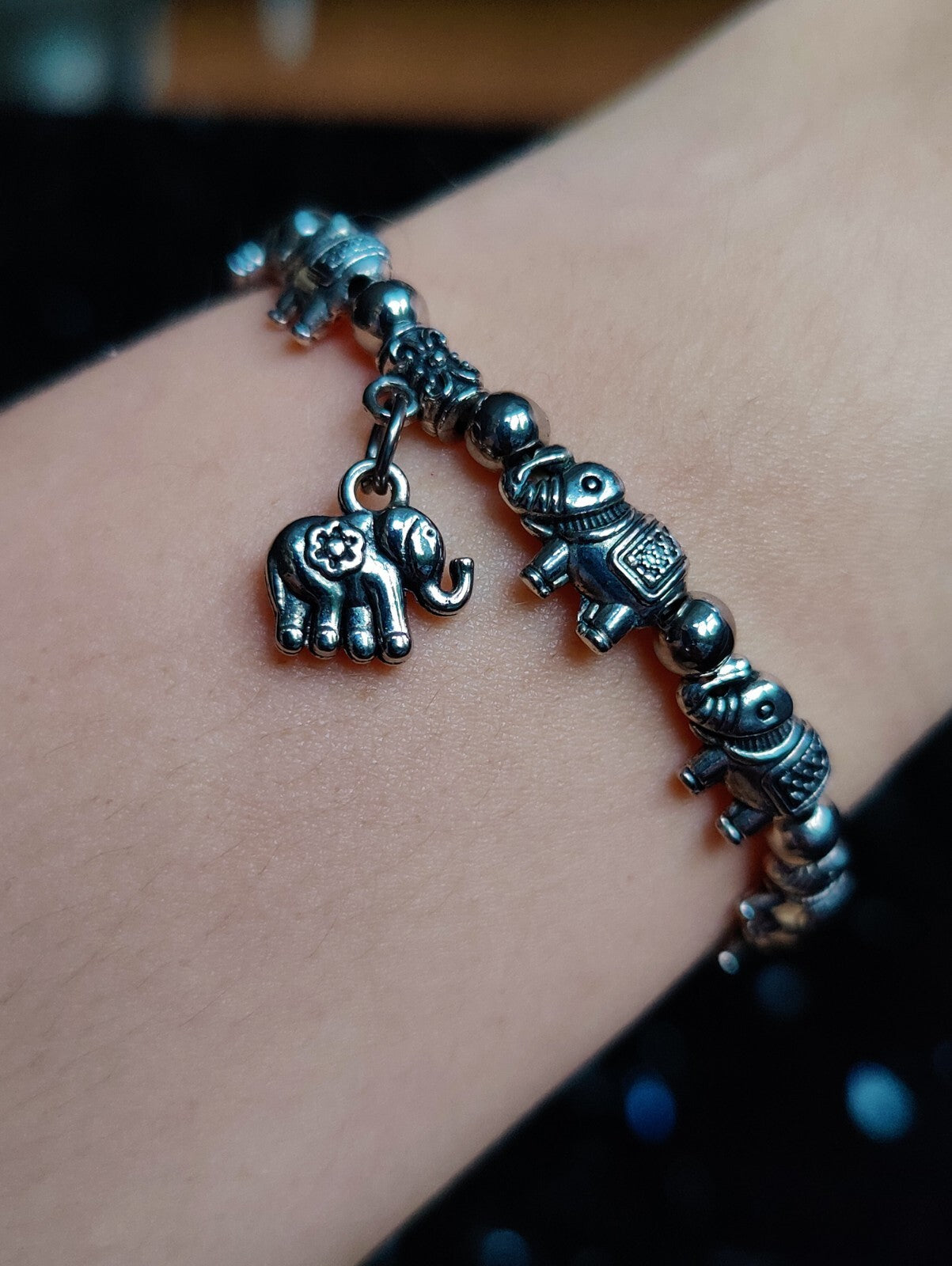 Real Silver Elephant Bracelet Stretchable over 18grams Lovely design Luck Bracel