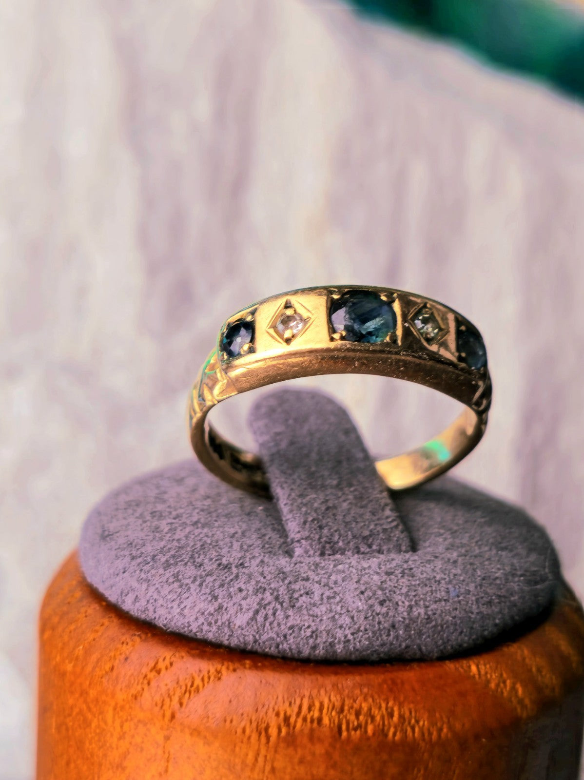 9ct Yellow Gold Sapphire/Diamond Ring Vintage Band size L+ 3.2g Hallmarked