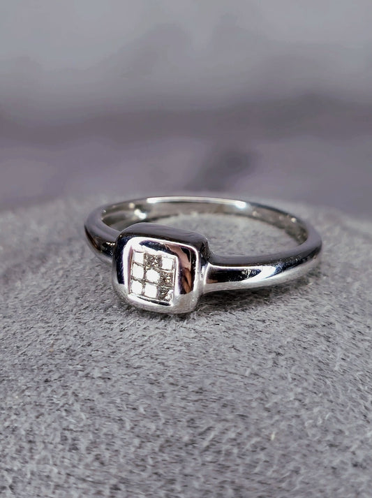 Solid 9ct White Gold Ladies Princess Cut Diamond Cluster Ring N+ 375 Hallmarked