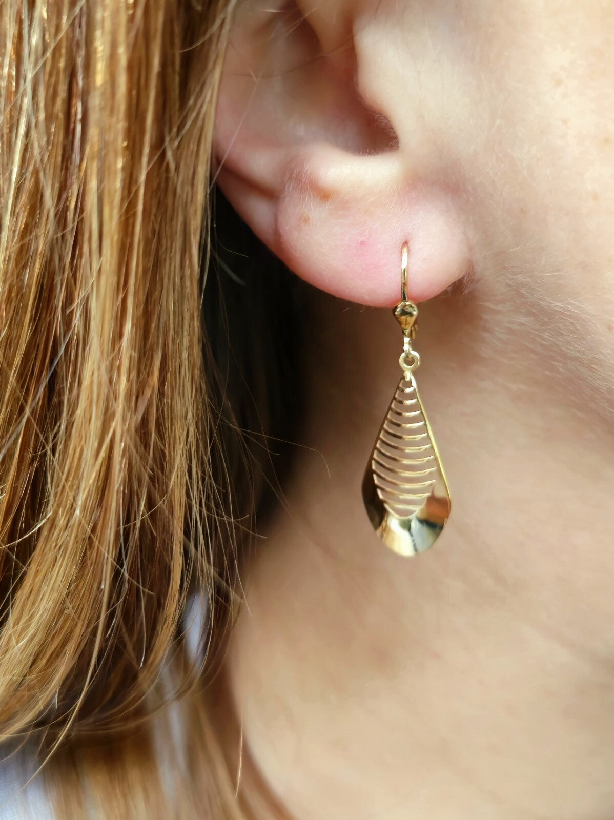 New 9ct Yellow GoldSolid Drop Dangly Earrings Lever back Hallmarked Leaf Pattern