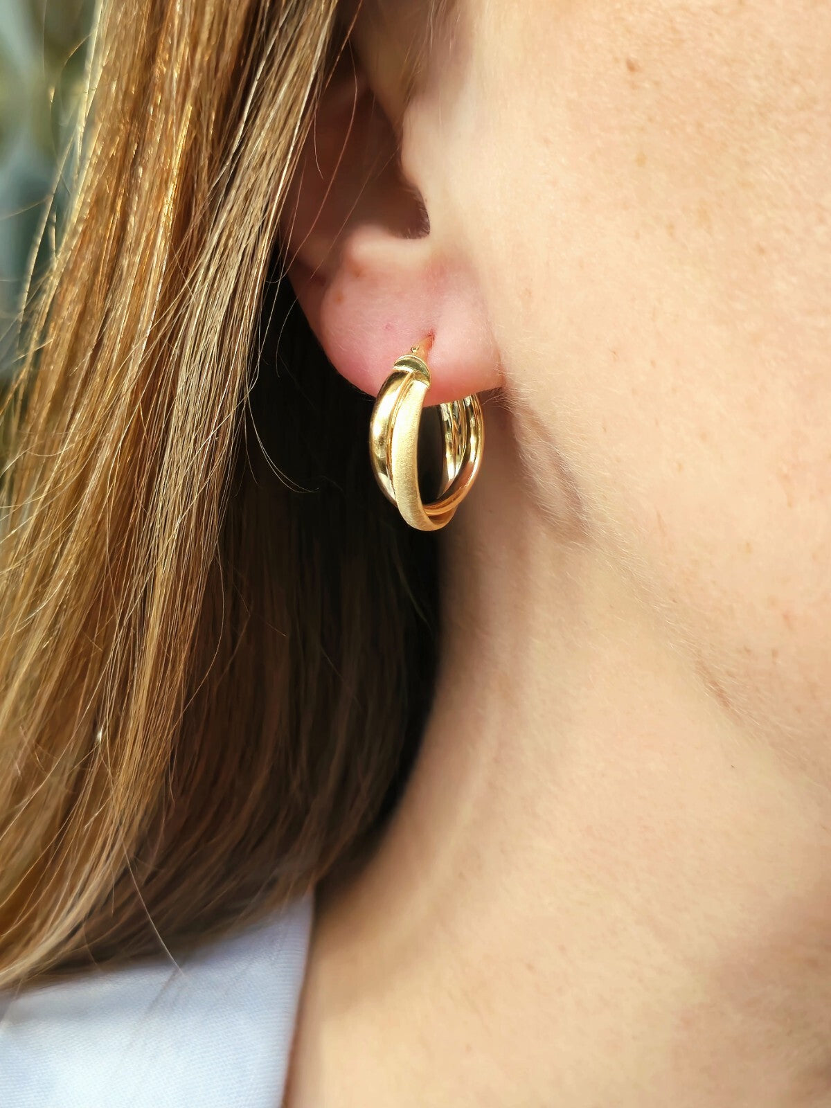 9ct Solid Yellow Gold Crossed Hoop Earrings 22mm Twist Hoops Matt/Shiny Hinge