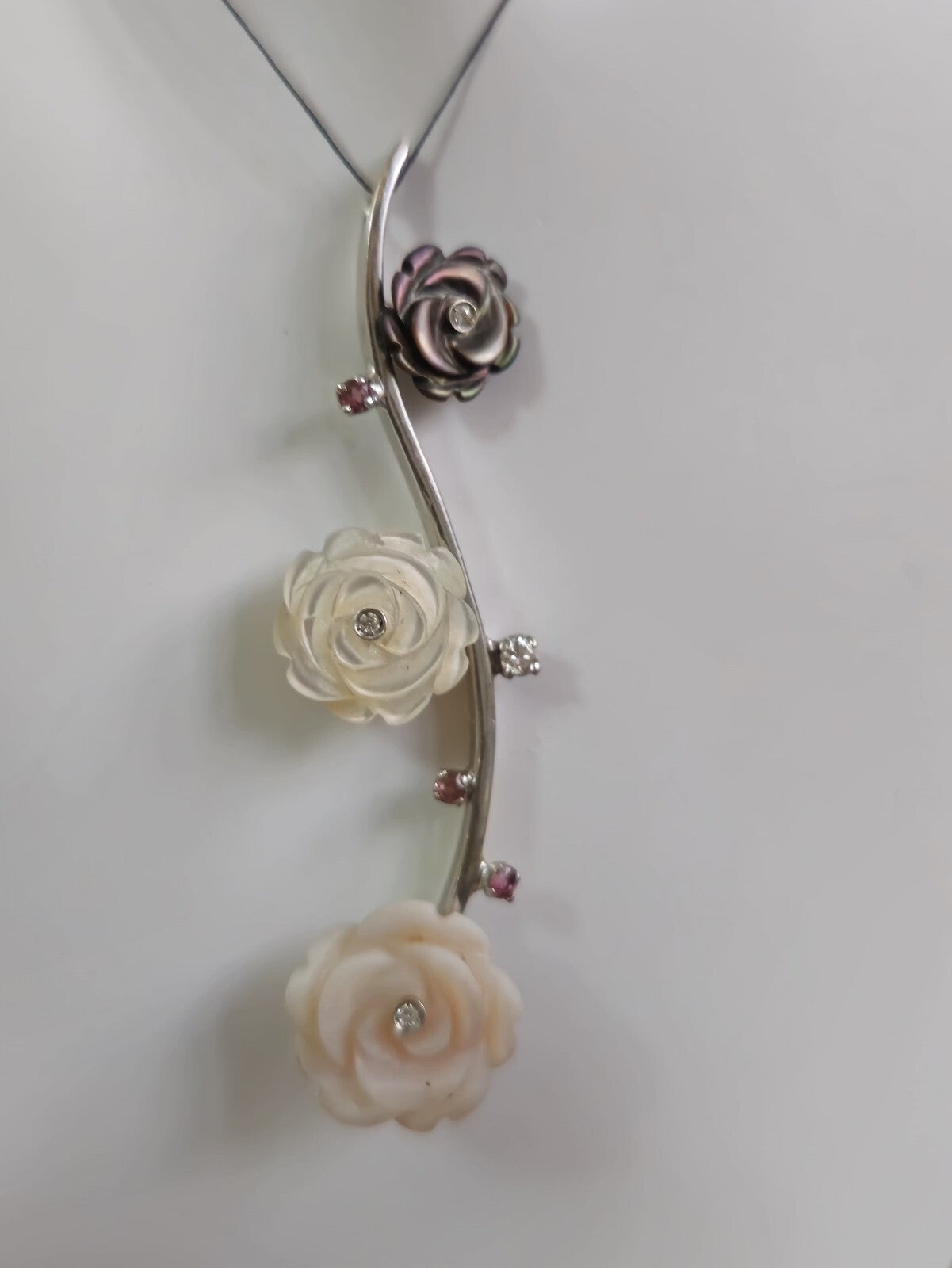 18K White GoldJewellery Set Mother od Pearl Diamond/Ruby Earrings and Pendant