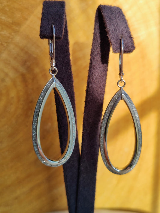 NEW Sparklig OVAL Drop Dangling Earrings 9ct White Gold Leverback Hallmarked