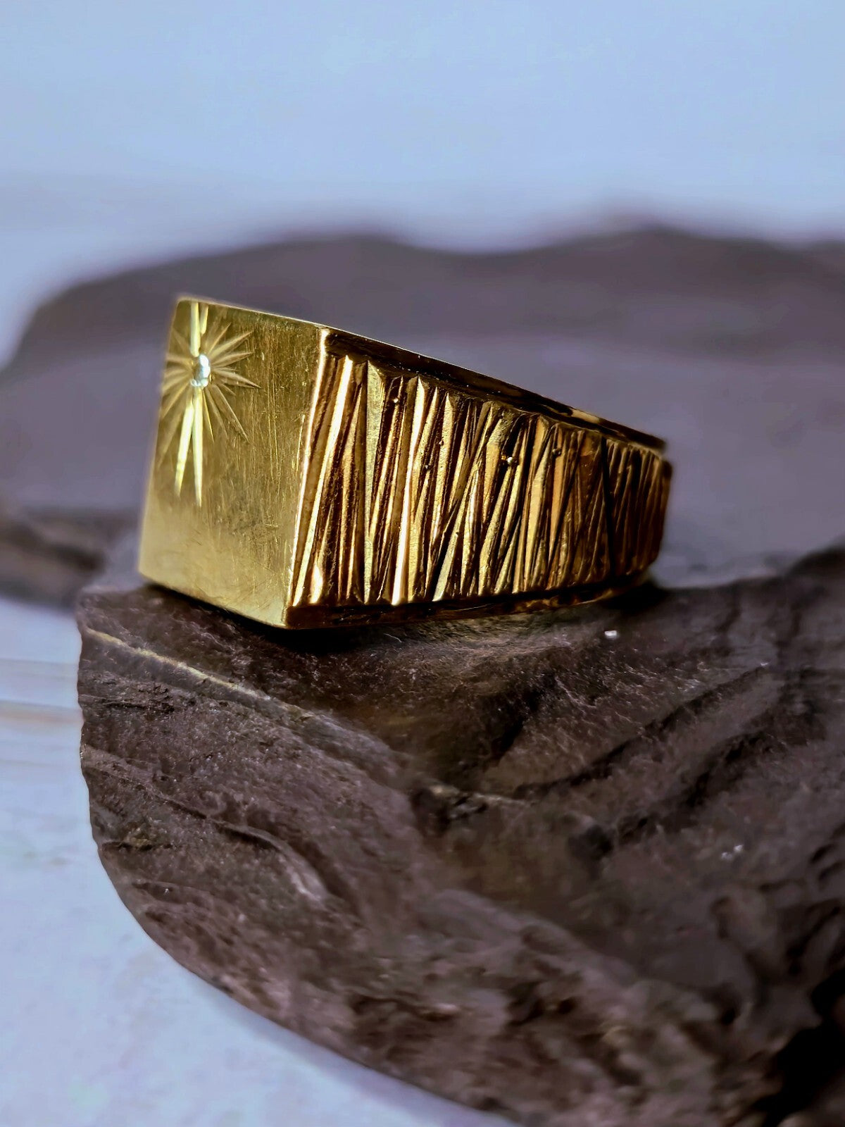 Vintage Solid 9ct Yellow Gold Signet Ring size: T+ Square with Diamond Pattern