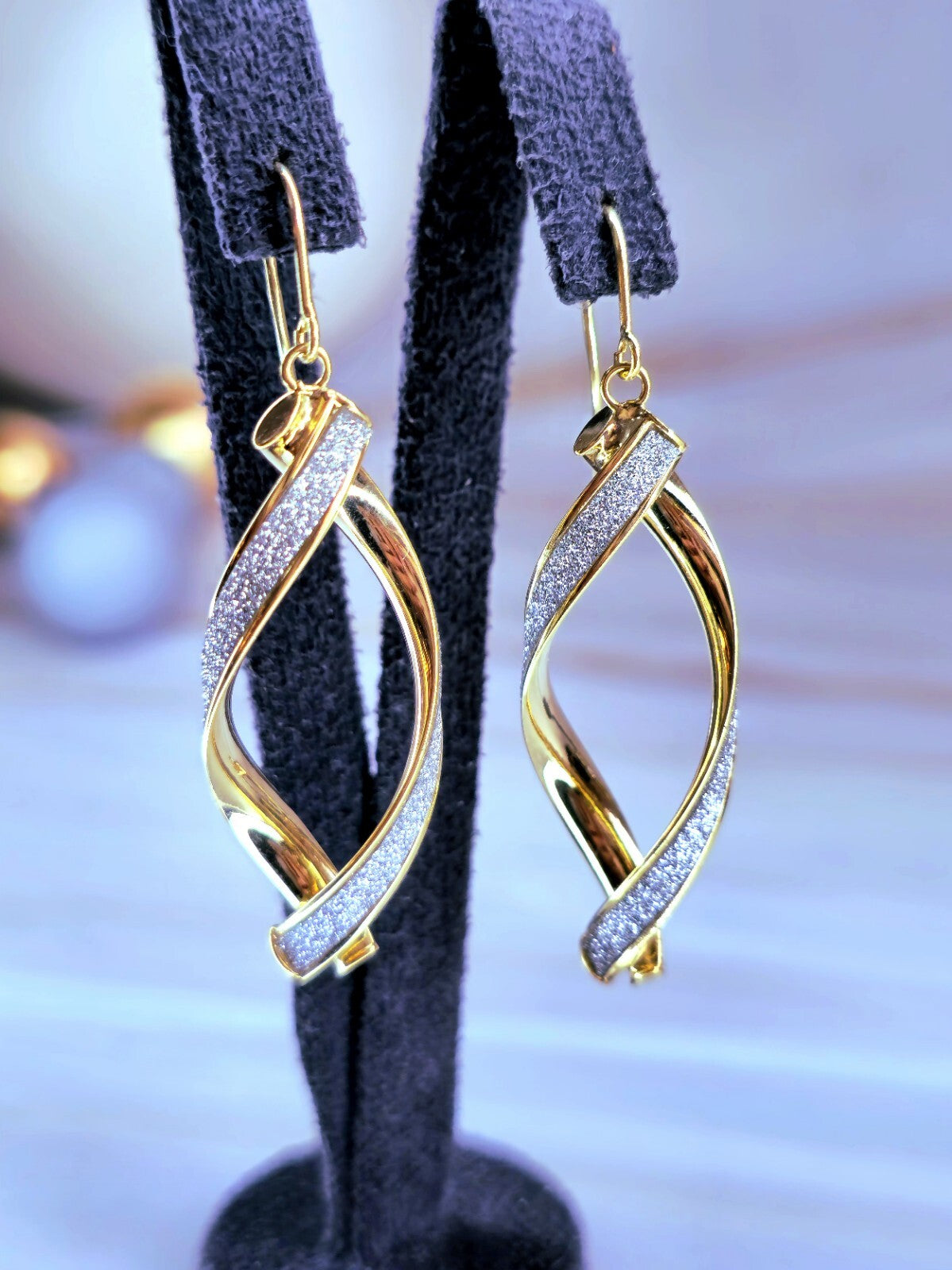 New Solid Yellow Gold 9 Carat White Glitter Moondust Twist Earrings HOOK 3.1gram