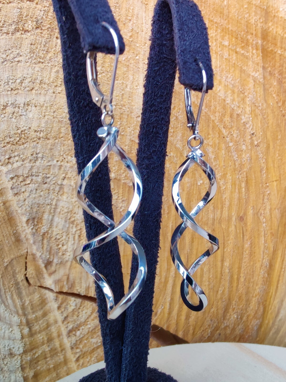 Solid 9ct White Gold Twist Drop Earrings Leverback Clasp Hallmarked 375 Lovely