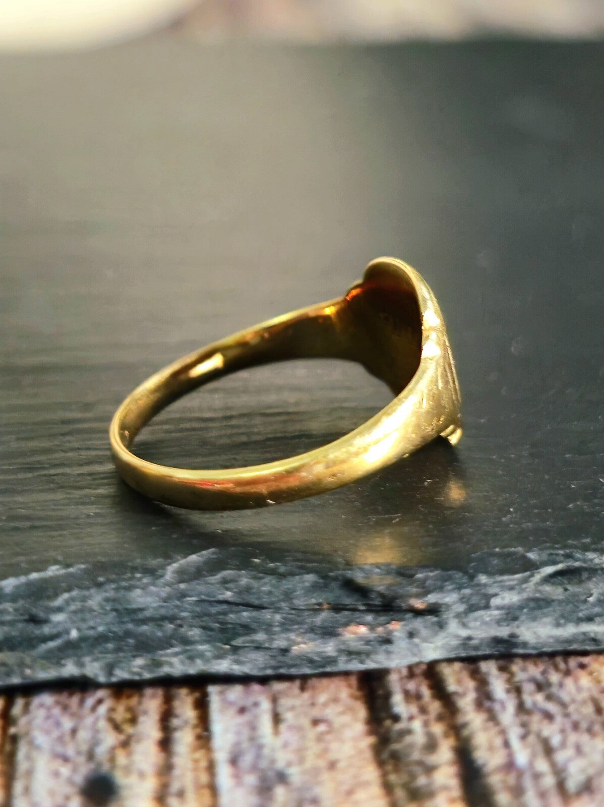 Vintage 9ct Yellow Gold Signet Ring size: M+ Square 2.20grams