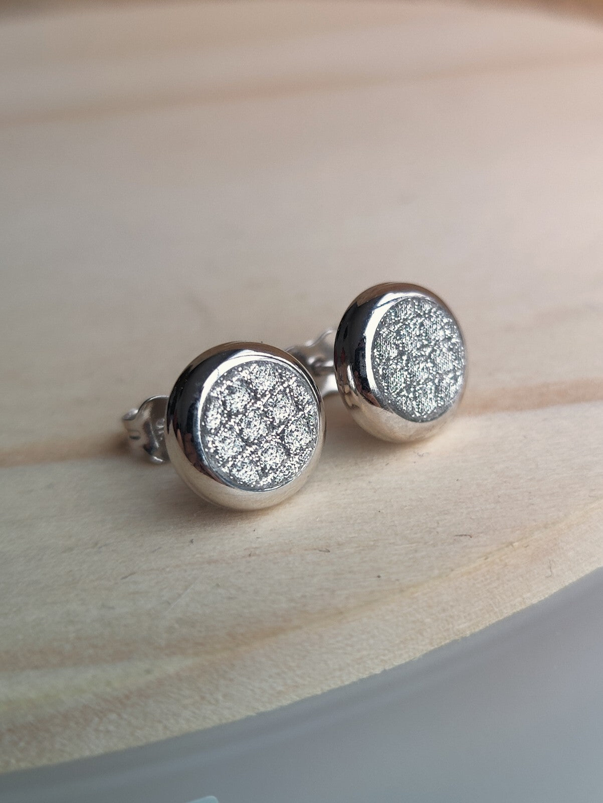 Glitter 9ct White Gold Sleepers Stud Earrings Butterfly Daily Use Elegant