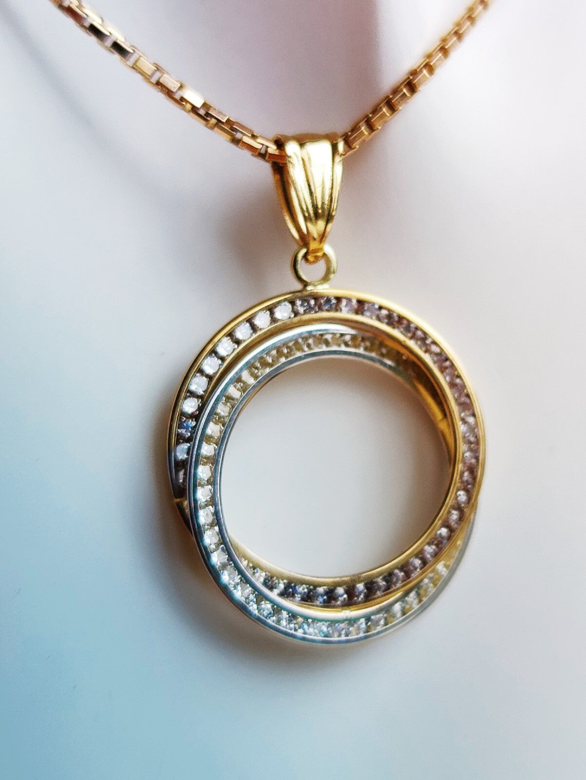 New Round Solid 9ct Yellow Gold Cubic Zirconia Pendant Double Twisted Circle CZ