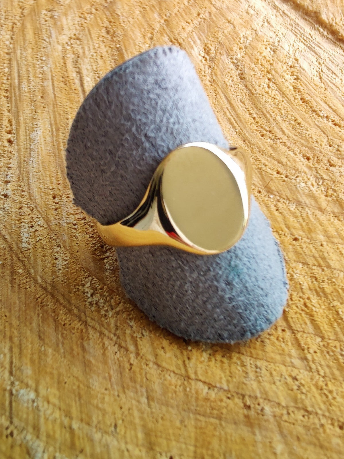 New Solid 9ct Yellow Gold Signet Ring size: U+ Hallmarked 5grams Oval Shape