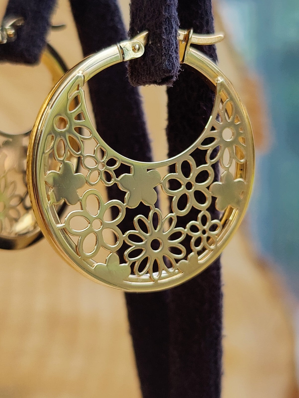 9ct Gold Yellow Gold 3.45g Full Decorative Hoop Earrings 30mm Flowers Hallmarked