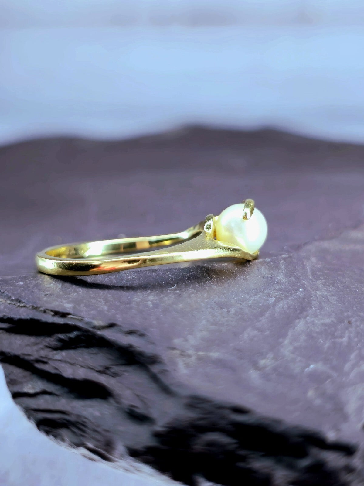 9ct Yellow Gold 6mm Natural Cultured Pearl Ring Twisted Design Setting size N+