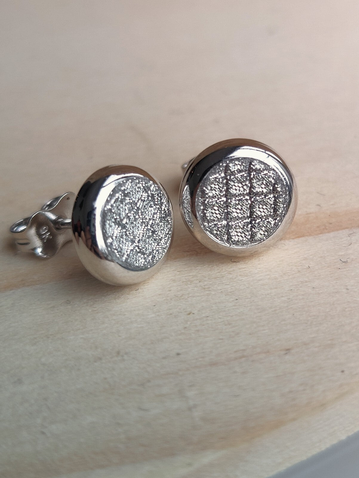 Glitter 9ct White Gold Sleepers Stud Earrings Butterfly Daily Use Elegant