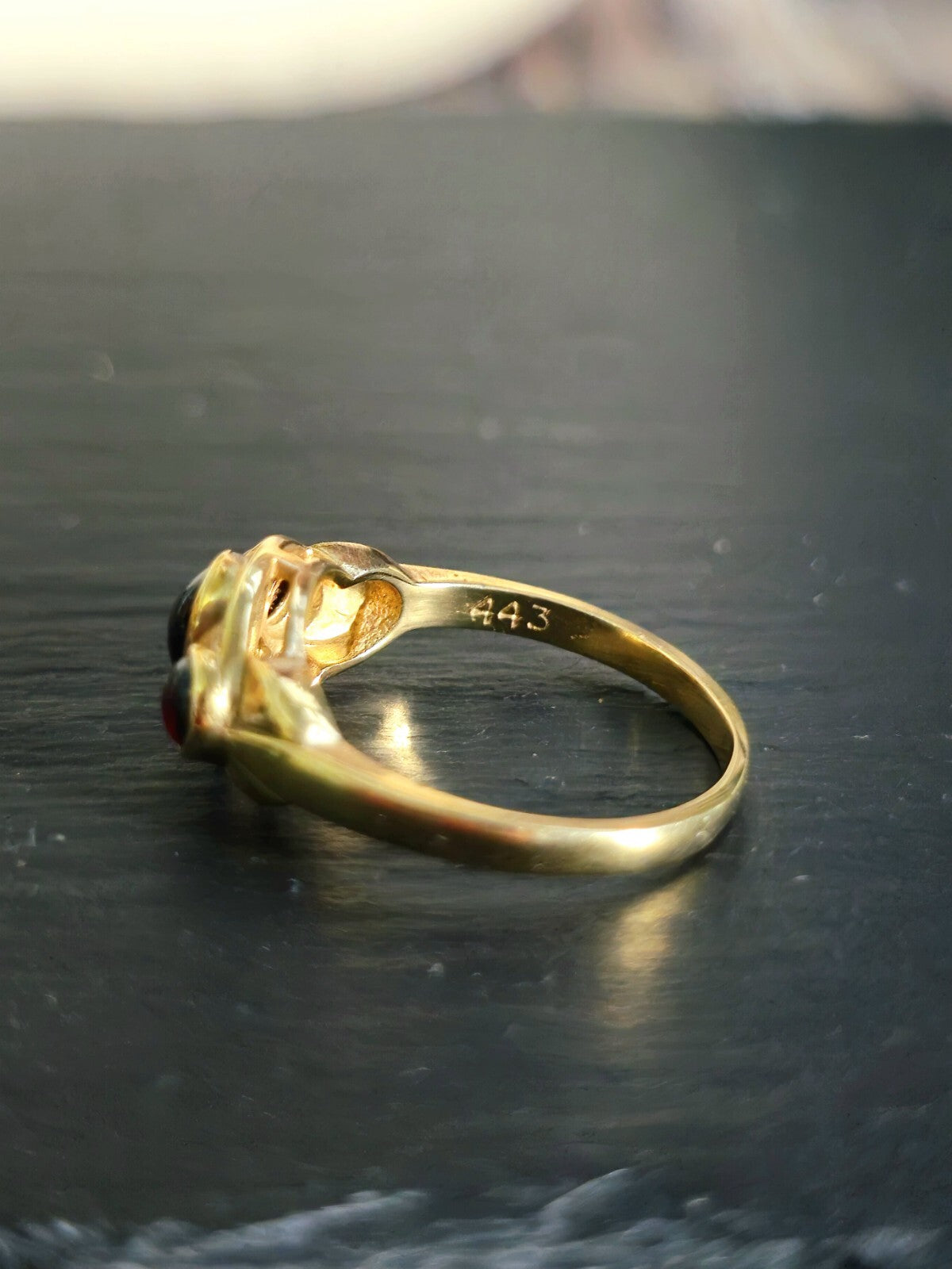 Vintage Solid 9ct Yellow Gold Oval Signet Ring size: P+ Sunburst Pattern 2.3g