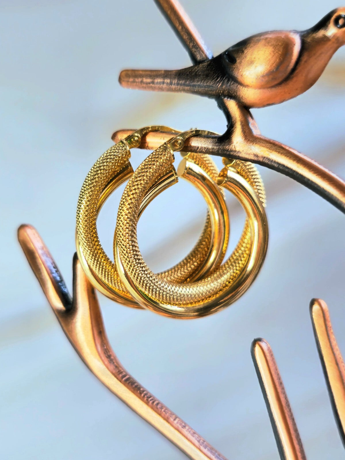9ct Solid Yellow Gold Twisted Hoop Earrings Creole Hoops 29mm Diamond Cut Patter