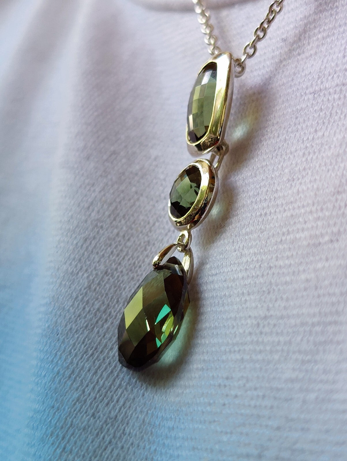 Lovely green stone silver 925 dress necklace length 26cm hallmarked