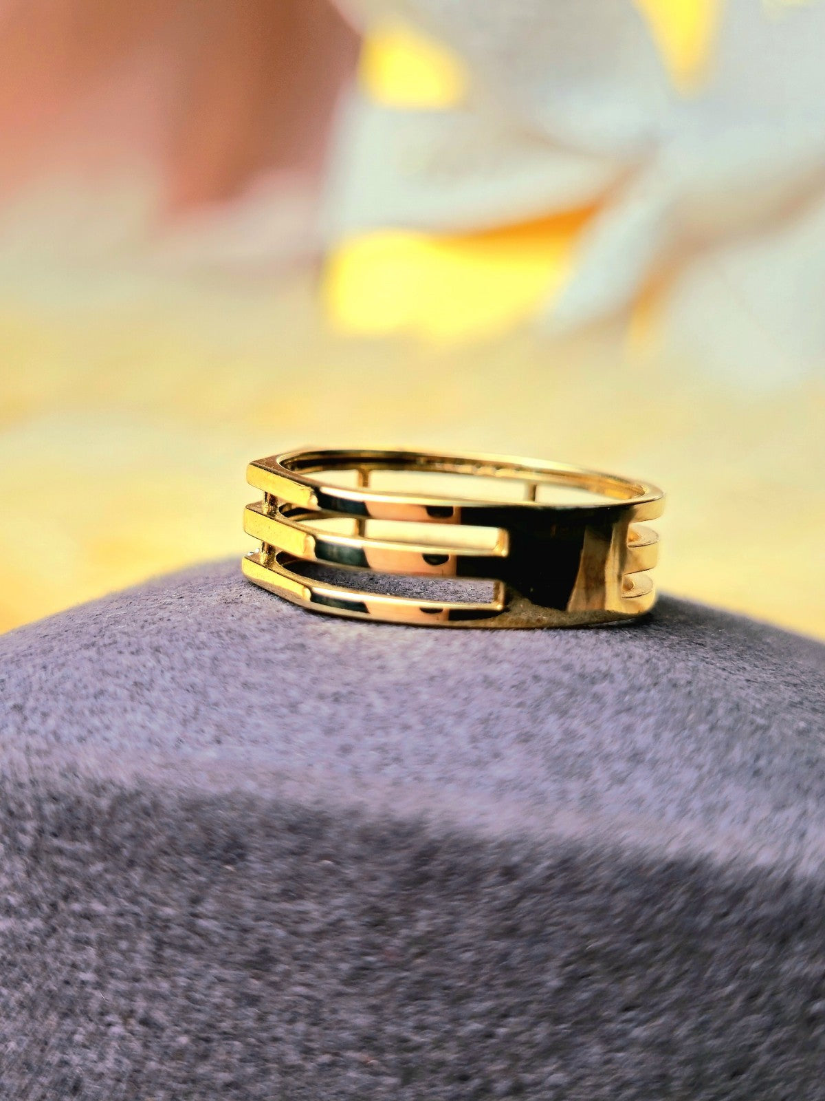 New 9ct Yellow Gold Triple Row Hexagon Shape C/Z Ring size: P see-through Band