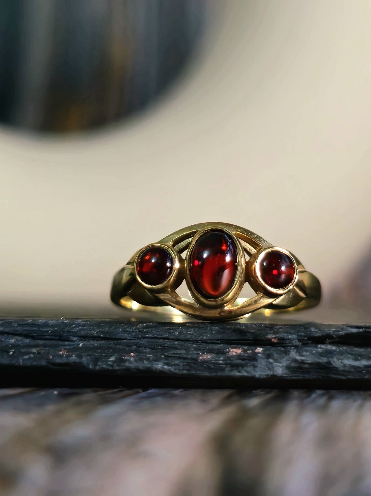 Cute Solid 9ct Yellow Gold Trilogy Garnet Ring Oval Cabochon Three Stone size N+