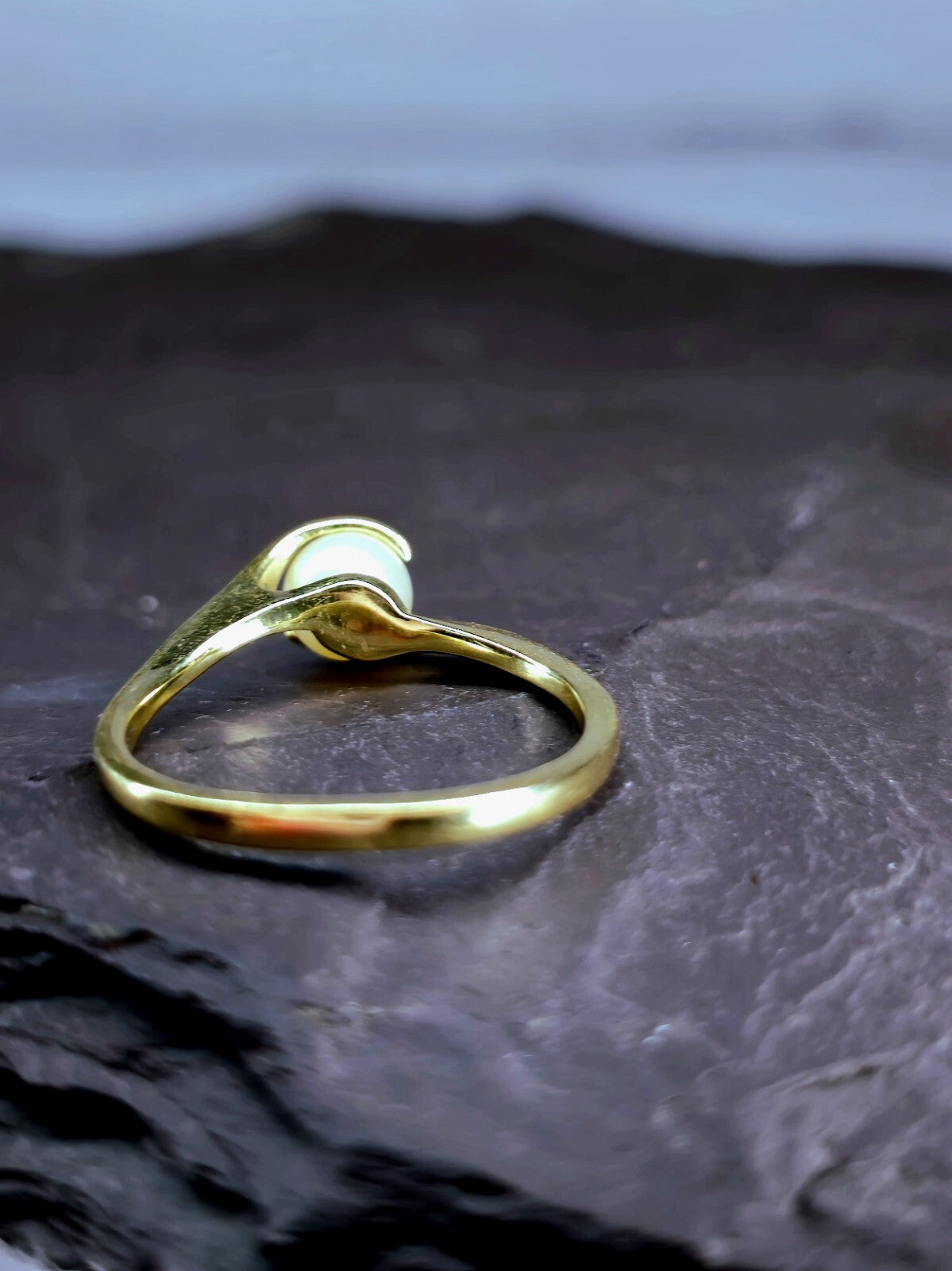 9ct Yellow Gold 6mm Natural Cultured Pearl Ring Twisted Design Setting size N+