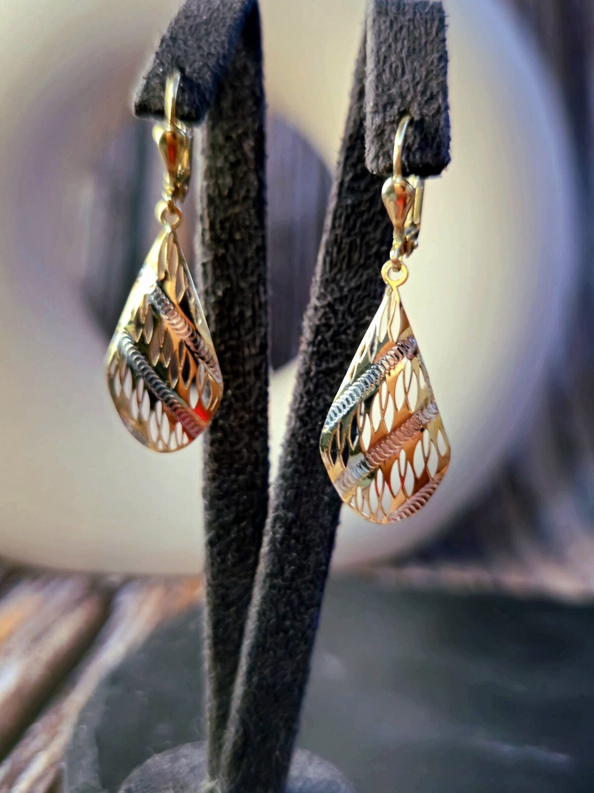 New 9ct Yellow/White Gold Solid Drop Teardrop Earrings Lever back Pattern