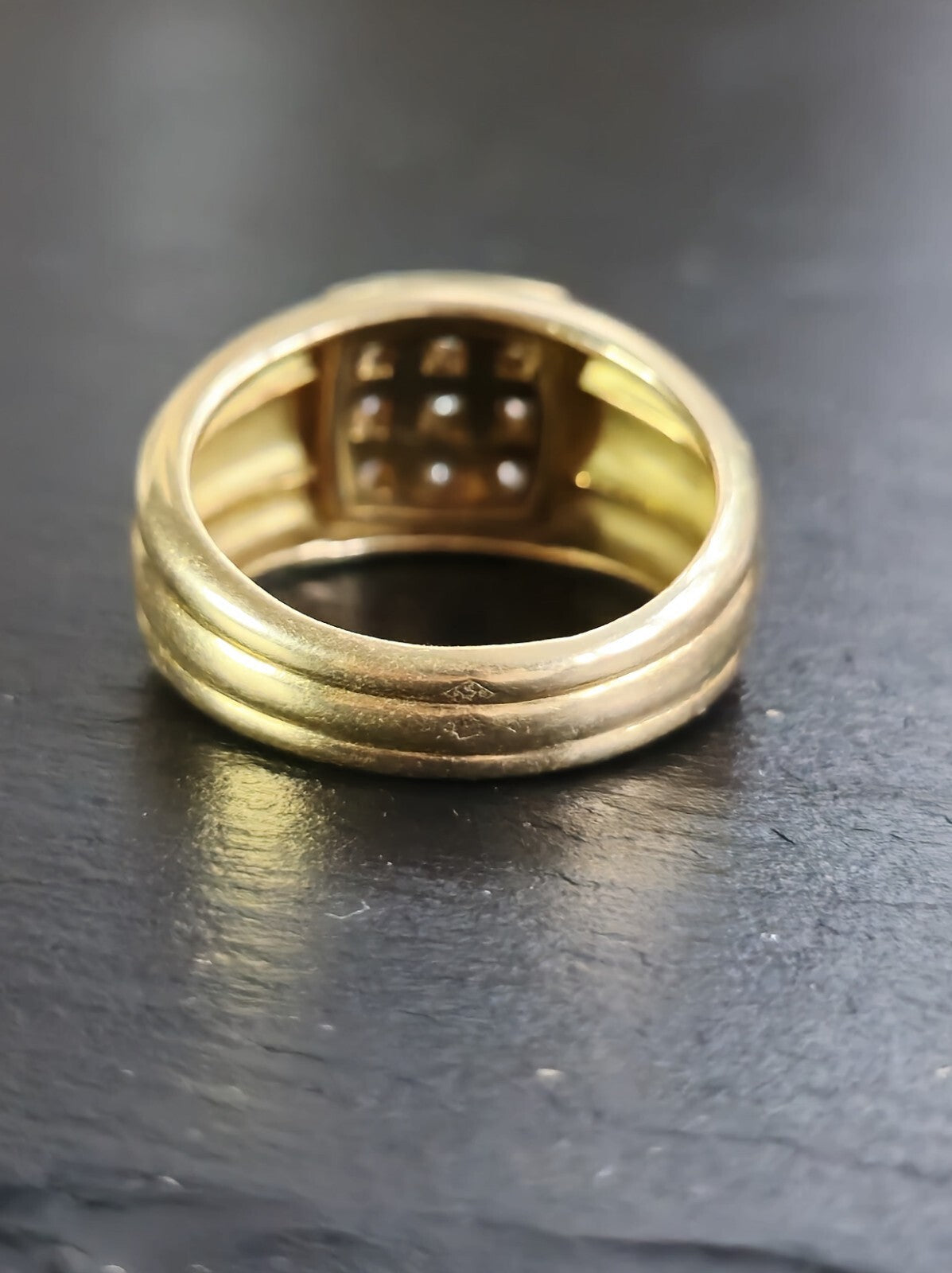 Solid 18ct Yellow Gold Unixsex Signet Ring Pinky Finger size M Diamond 0.25ct