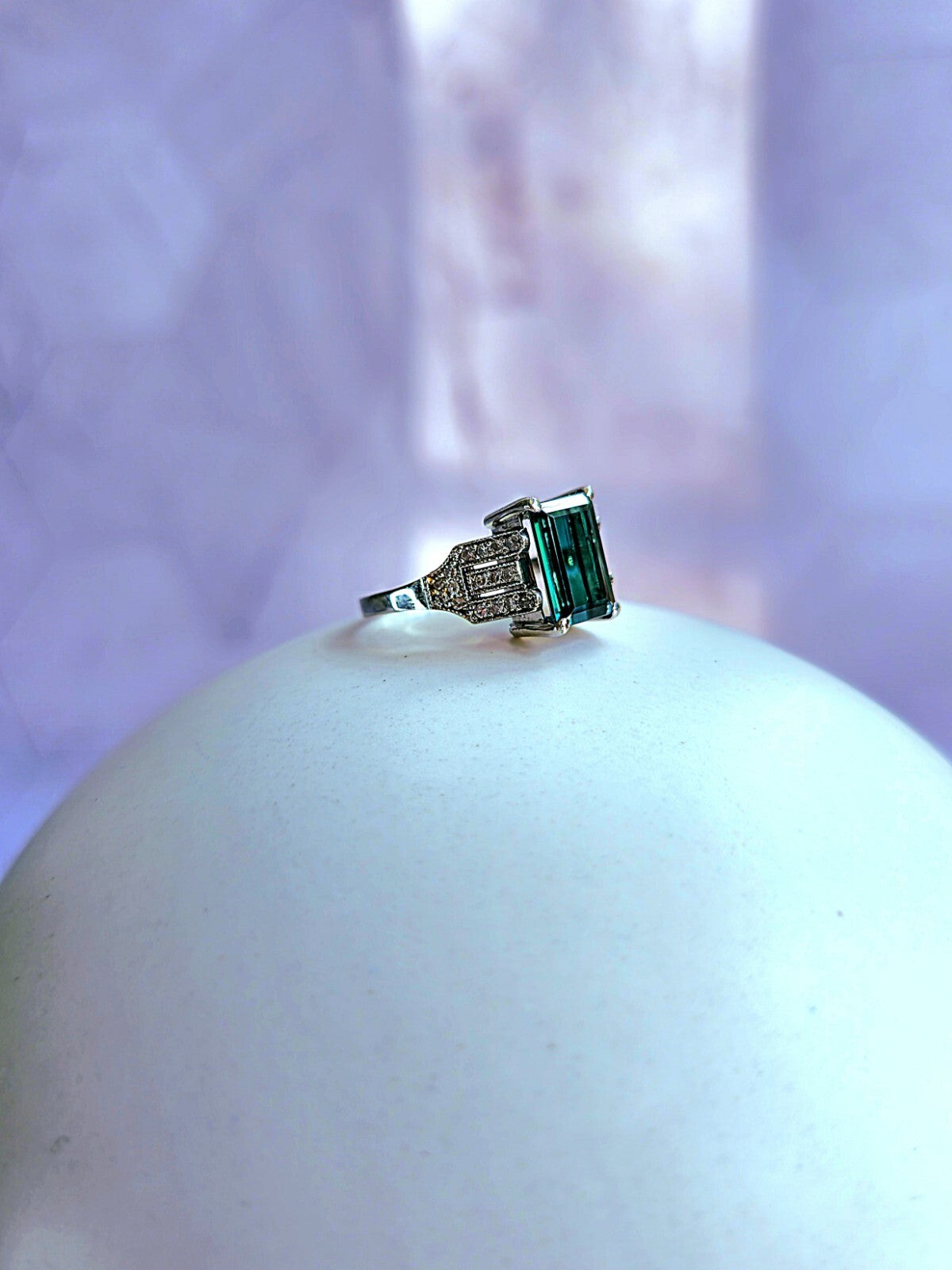 Stunning 18ct White Gold Green Tourmaline/Diamond Dress Ring Cocktail size Q+