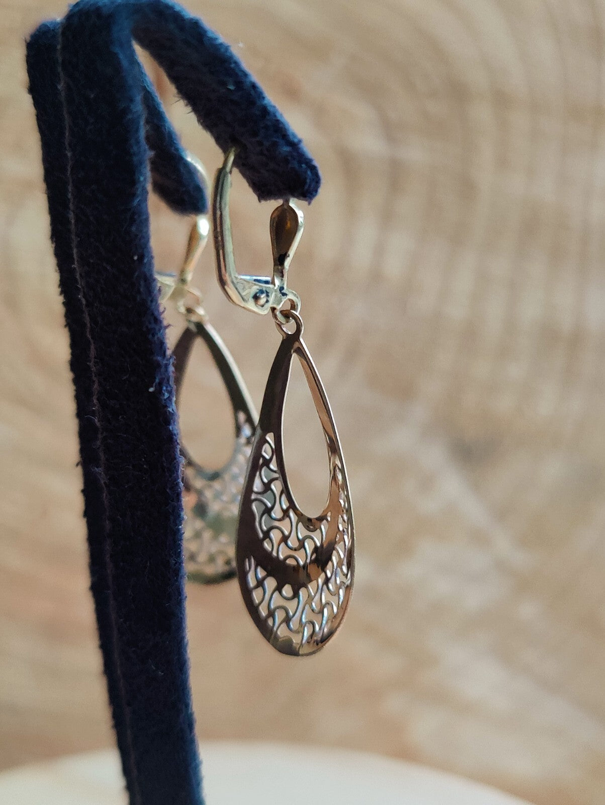 9ct Yellow/White Gold 2grams Drop Dangly Earrings Leverback Hallmarked Pear/Drop