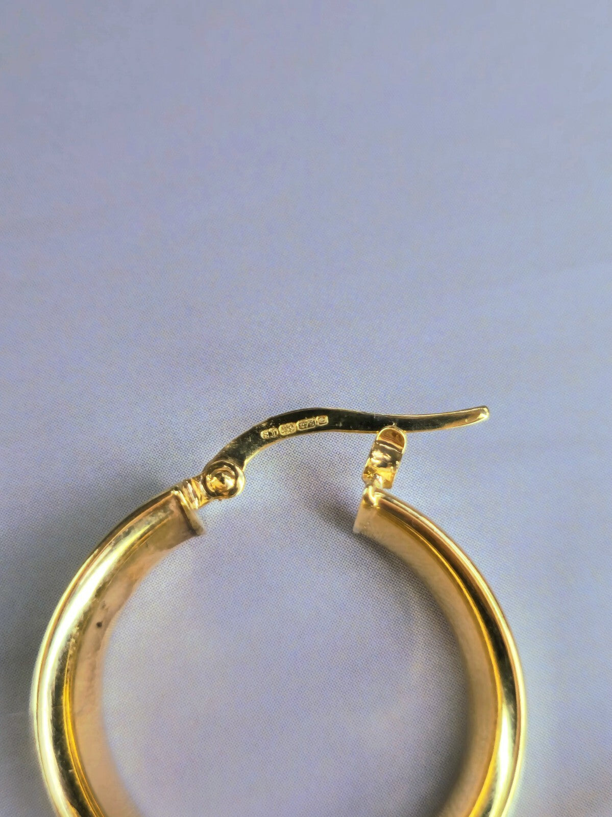 Lovely New 9ct Solid Yellow Gold Hoop Earrings Hoops 27mm Matt Finish Hallmarked