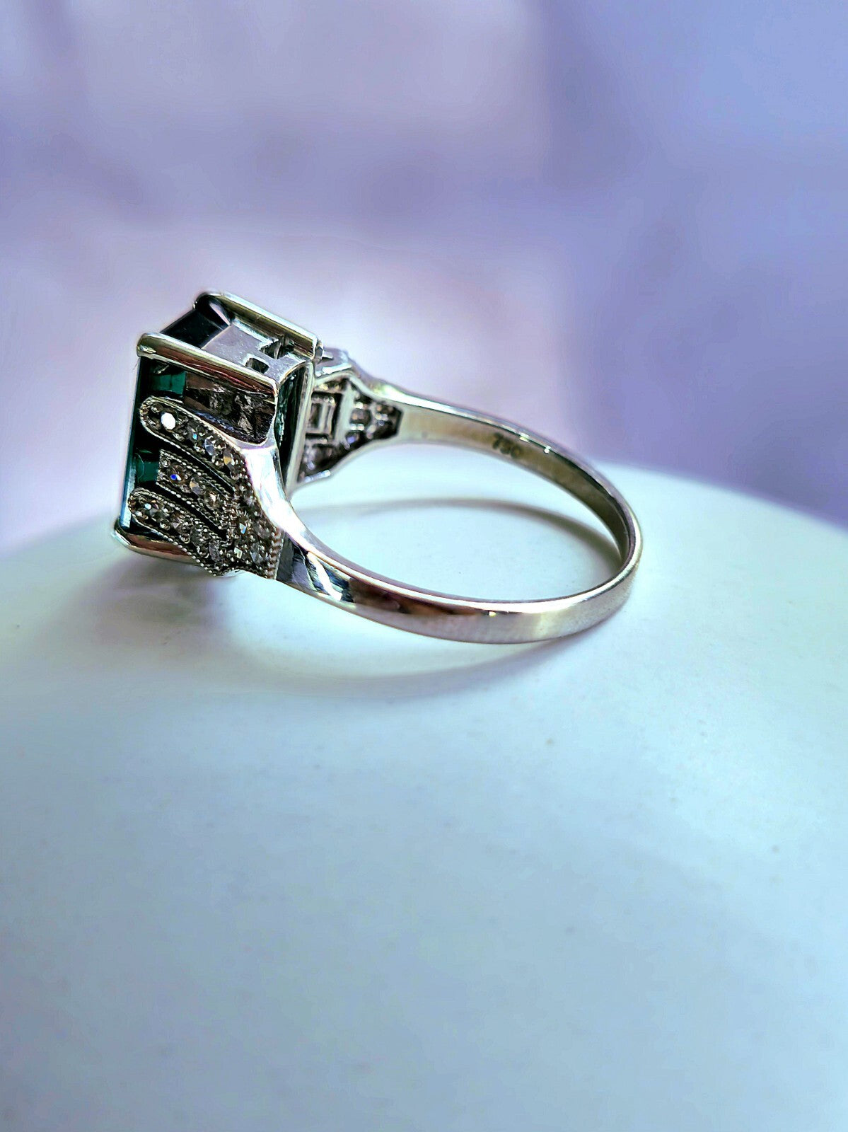 Stunning 18ct White Gold Green Tourmaline/Diamond Dress Ring Cocktail size Q+