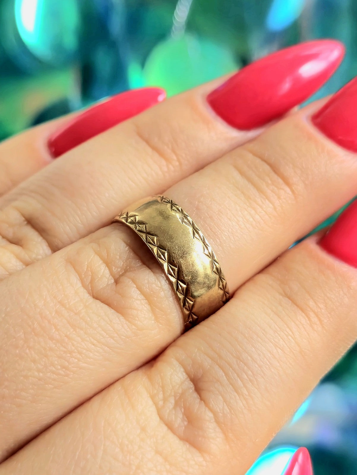 Solid 9ct Yellow Gold Wedding Band Ring with Pattern 7mm wide size: N 4grams