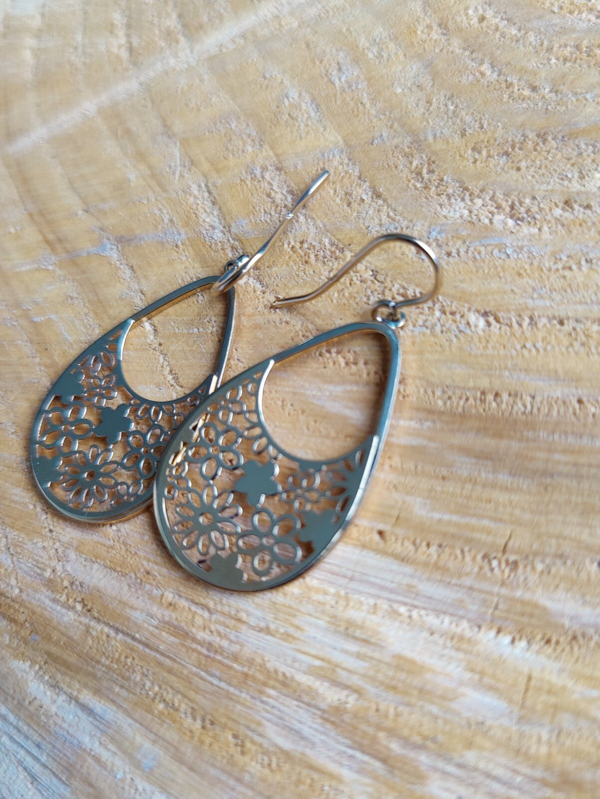 NEW 9ct Gold Yellow Gold Hook Decorative Earrings Flowers Pattern Hallmarked