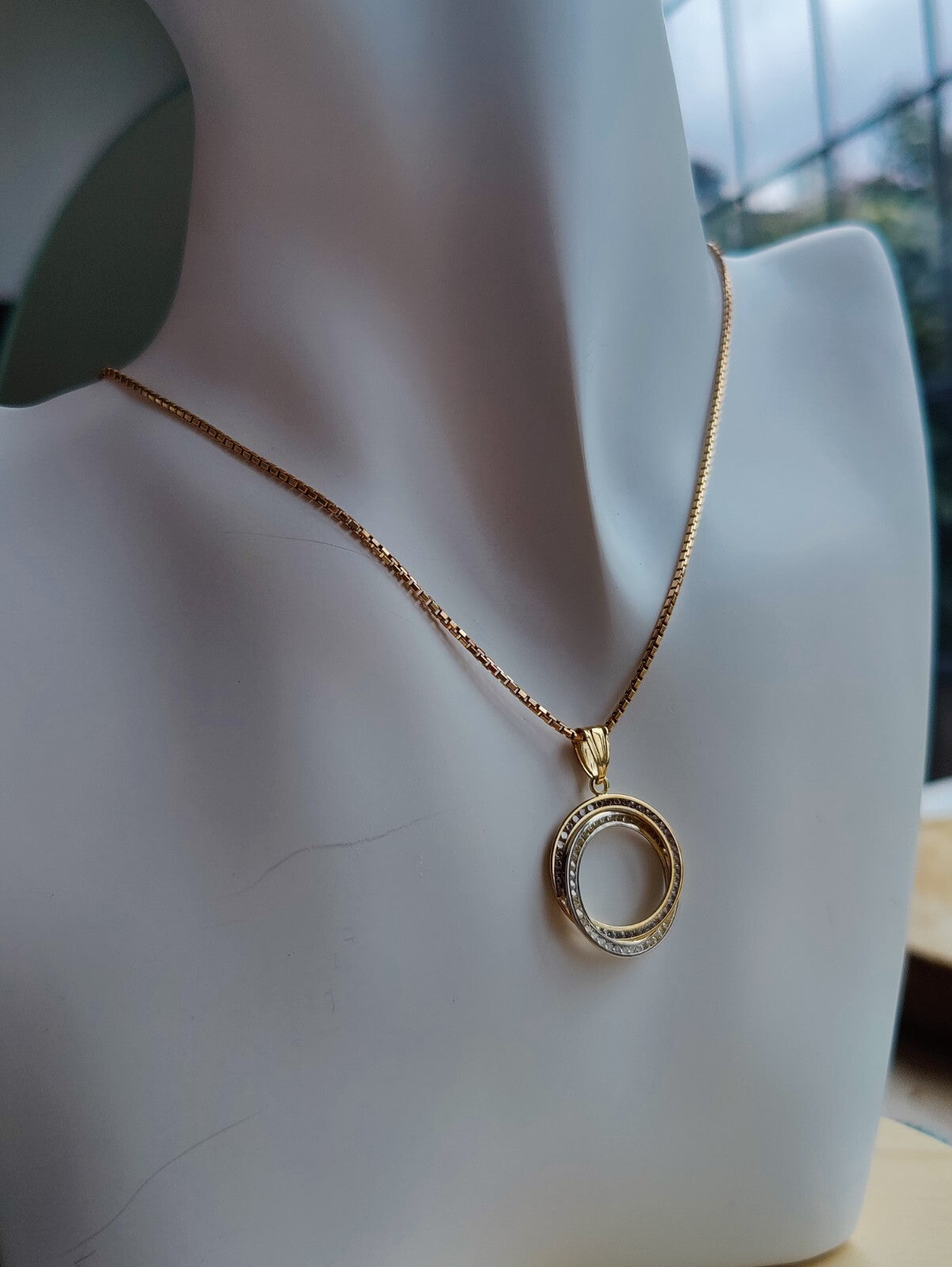 New Round Solid 9ct Yellow Gold Cubic Zirconia Pendant Double Twisted Circle CZ