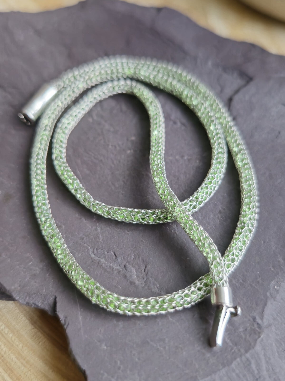 18k White Gold Mesh Choker Necklaces Filled with Green Crystals Stones Chain