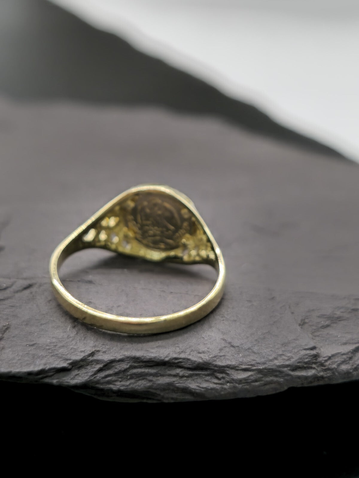 New 9ct Yellow Gold Signet Small Coin-Looking Like Ring size M Pinky Finger