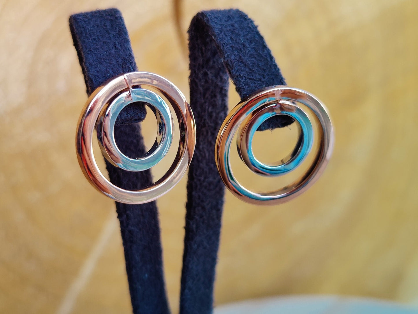 Solid 9ct Rose White Gold Double Circle Earrings Studs New 2 grams Butterflys