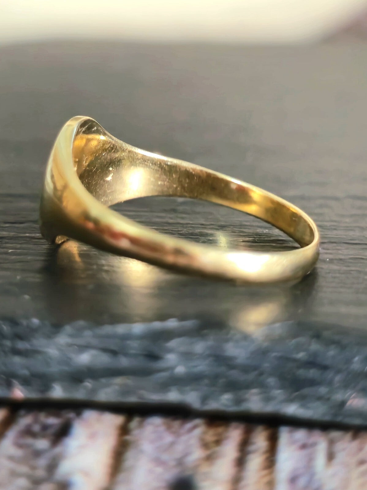 Vintage Solid 9ct Yellow Gold Oval Signet Ring size: P+ Sunburst Pattern 2.3g